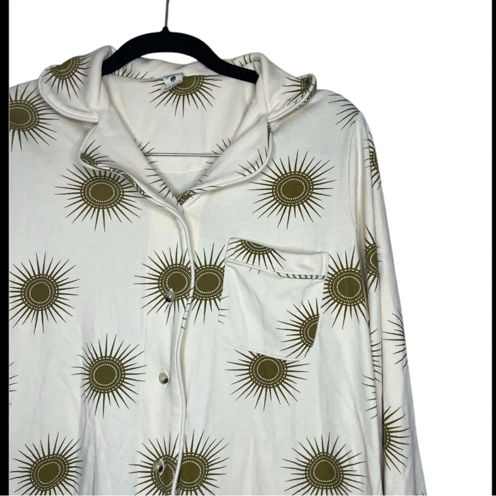 Kate Quinn pj top size L